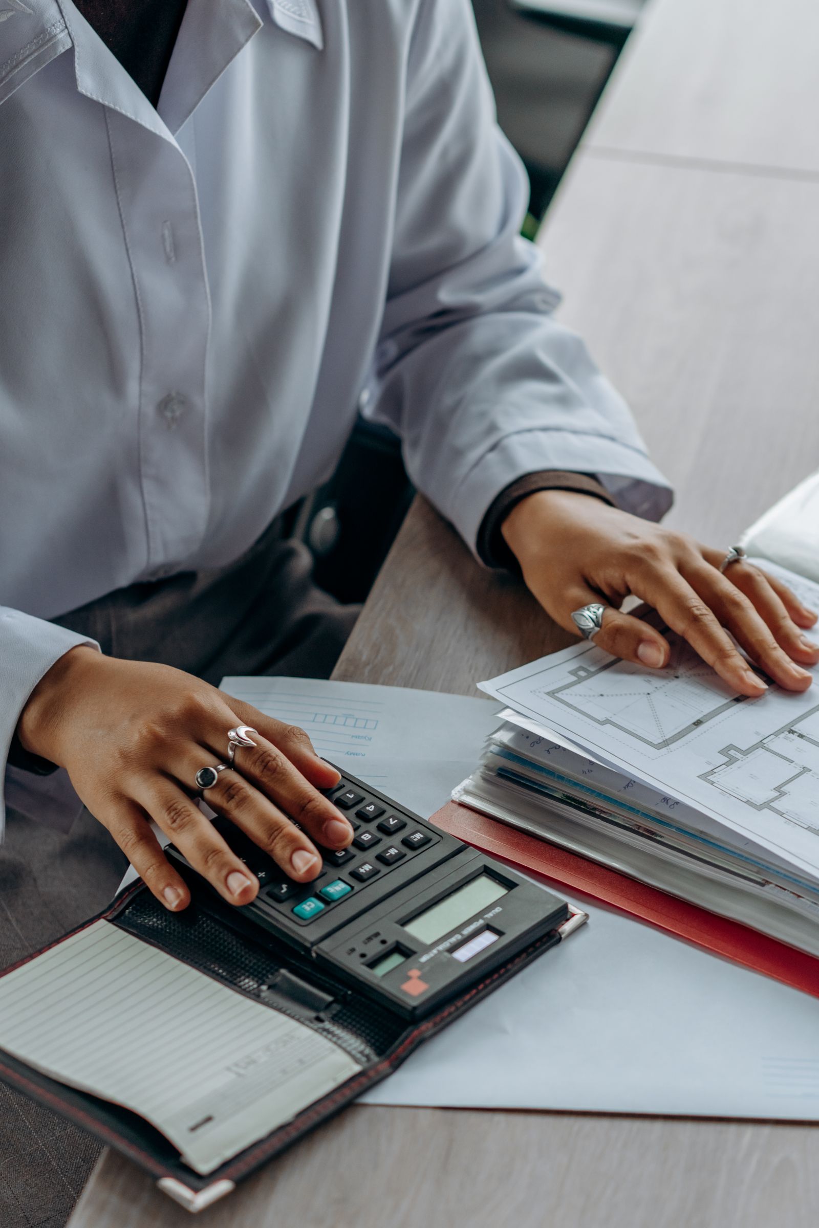 Memisahkan Budget per Divisi dengan Business Account: Panduan Cost Center